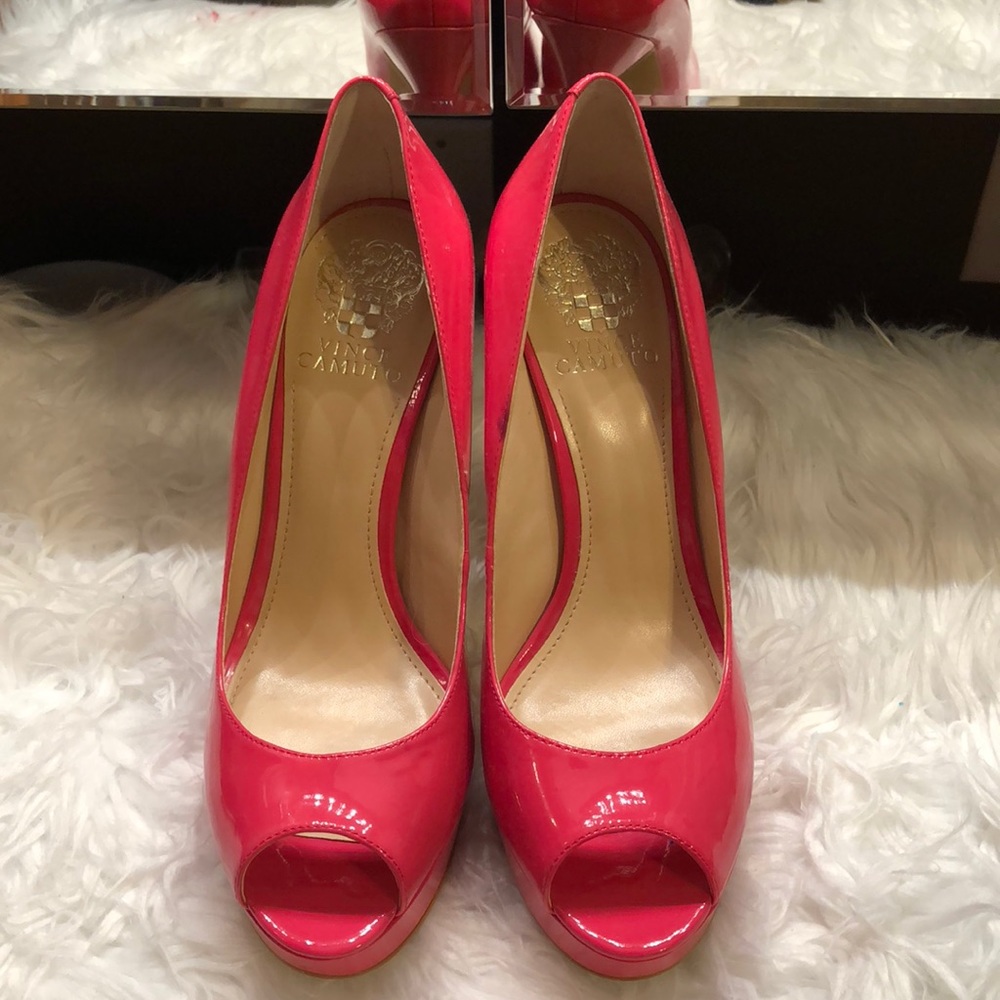 BNWOT VINCE CAMUTO SZ 8.5 NO BOX